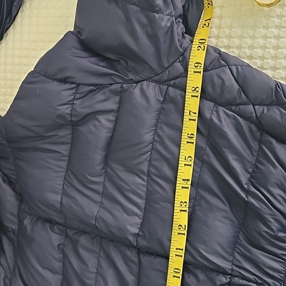 Michael Kors Navy Quilted light weight Puffer Jacket W/ Hood & Size M Packable - Picture 13 of 15